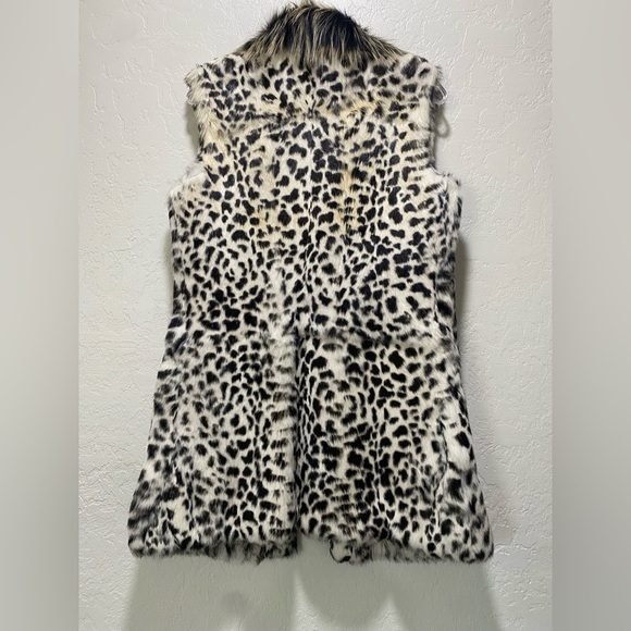 Bugatteli Medium Leopard Print Vest for woman . - Picture 4 of 8